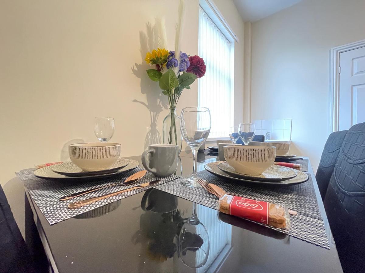 Fogs Property - Darlington City Apartments المظهر الخارجي الصورة