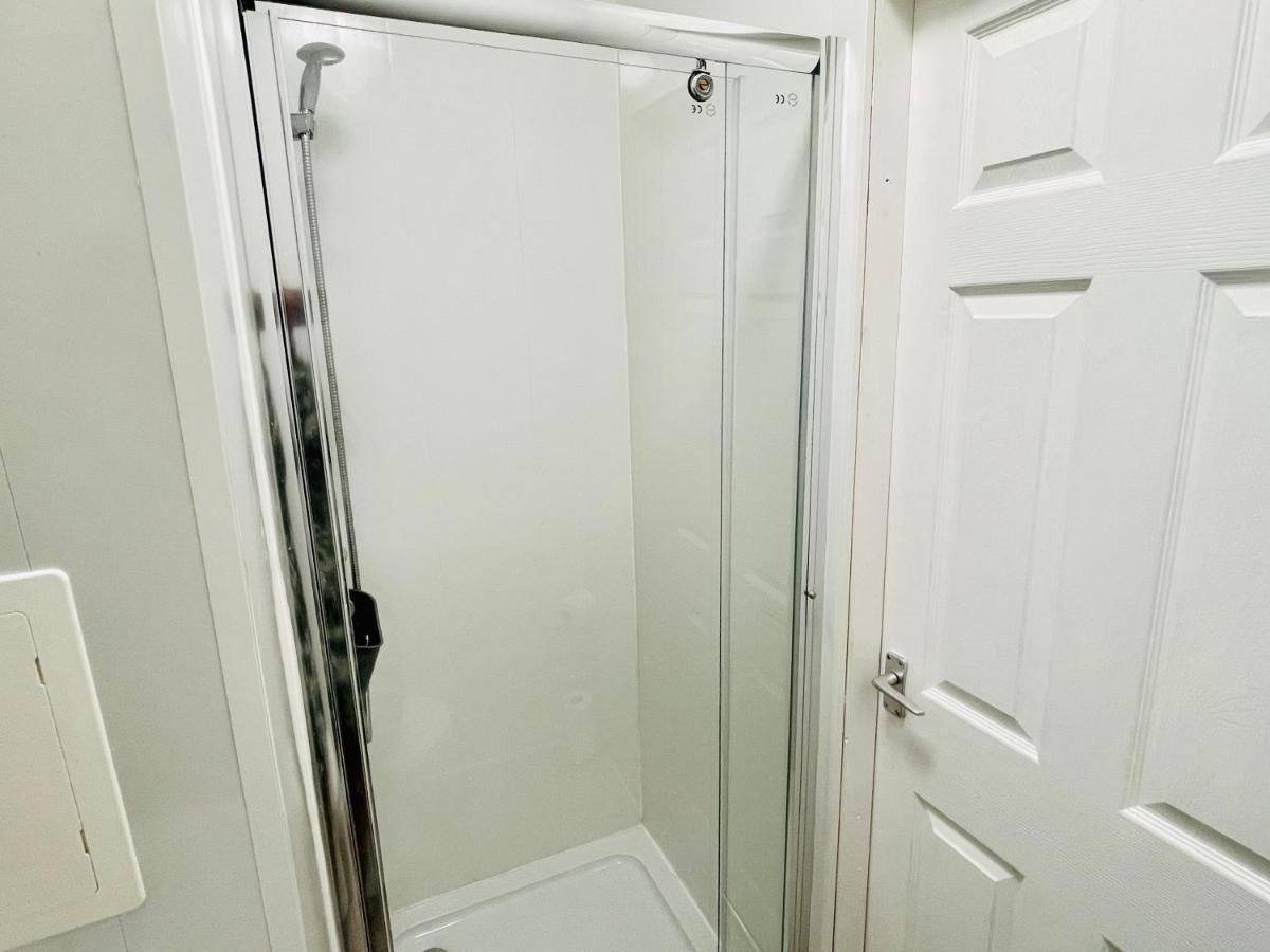 Fogs Property - Darlington City Apartments المظهر الخارجي الصورة